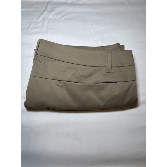 Three Sixty Six Dress Shorts Womens 12 Tan Polyester Flat Front Casual Golf EUC - Picture 12 of 12